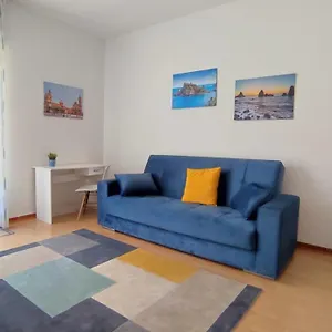 https://r-family.sicilyhotelsitaly.net